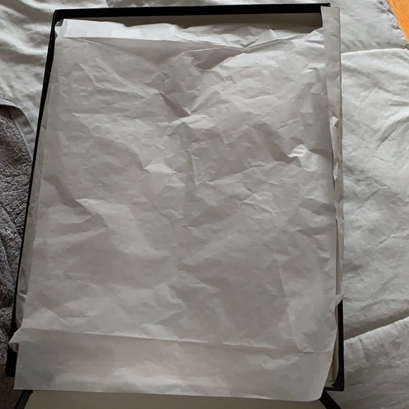 It’s a Gucci platform slides - Picture 3 of 6